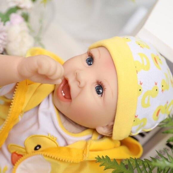 🆕 22-Inch Soft Cloth Body Realistic Reborn Baby Boy Doll - Picture 5 of 7